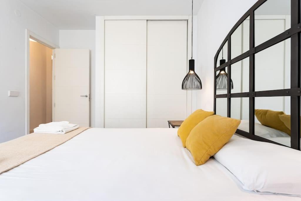 Super Central Malaga Flat With Terrace And Free Parking Extérieur photo