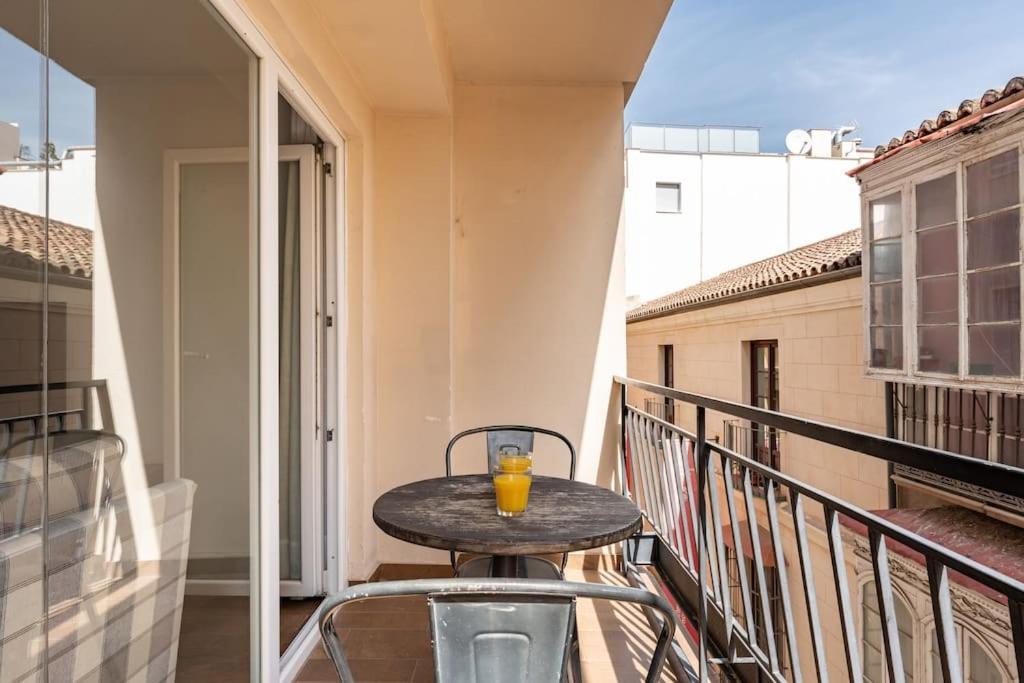 Super Central Malaga Flat With Terrace And Free Parking Extérieur photo
